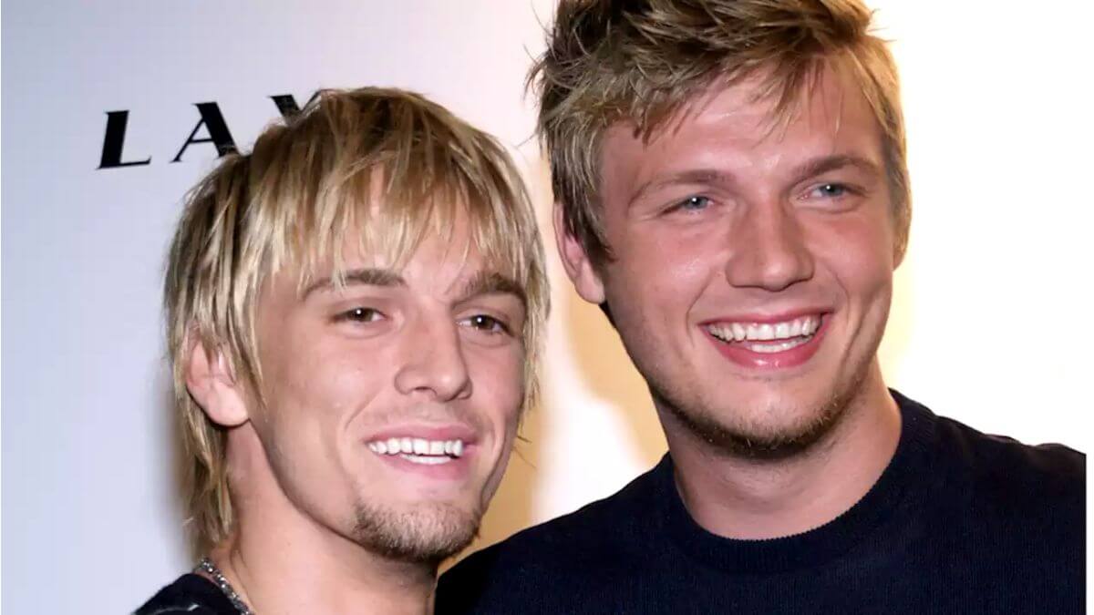 Nick Carter Pays Tribute To Brother Aaron During Show!